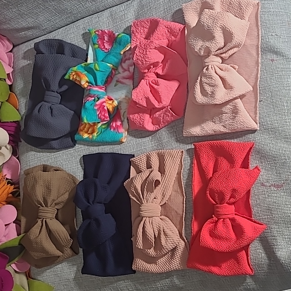 8 Little Girls Bows / Headbands